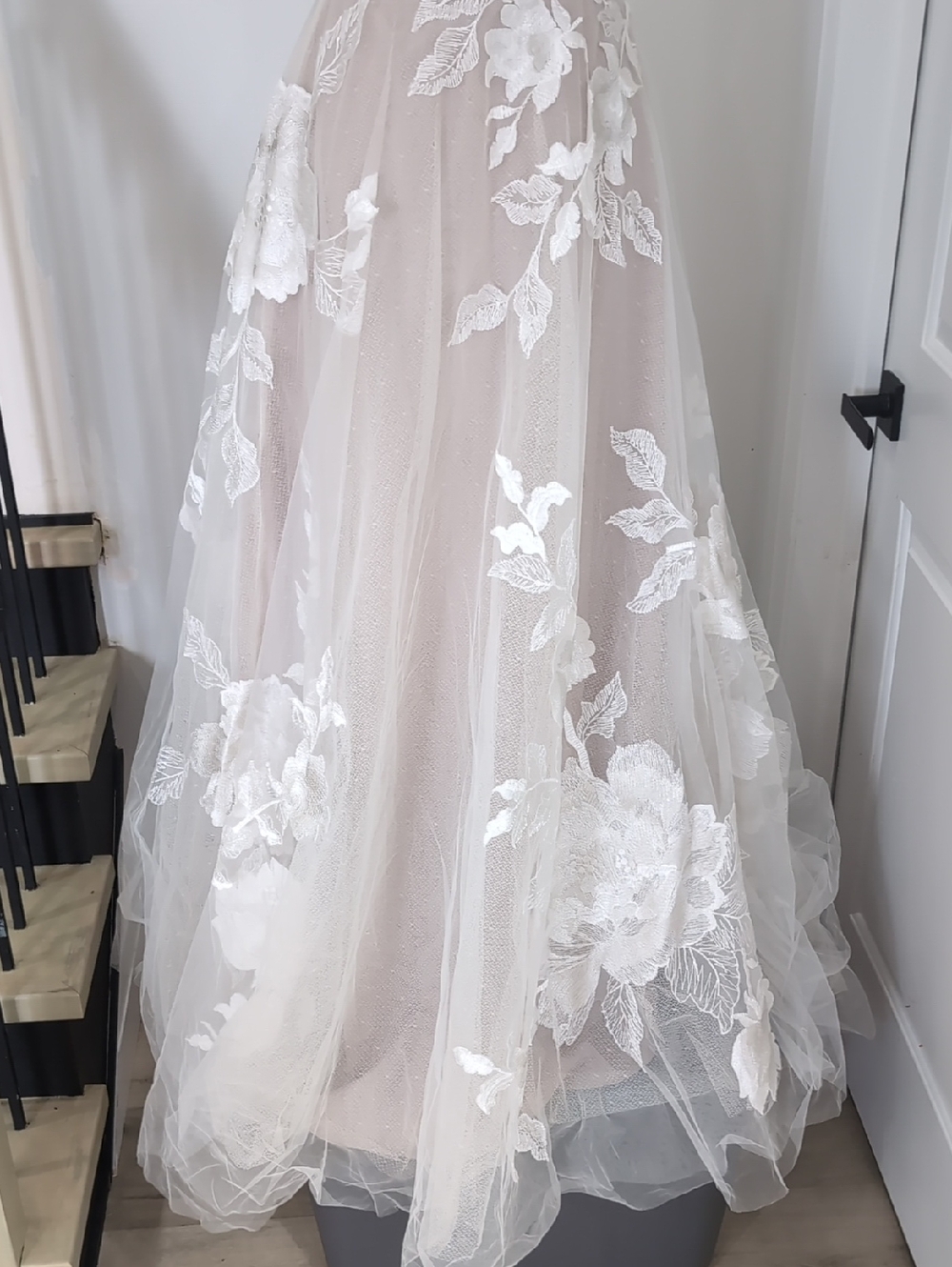 WILLOWBY BY WATTERS | Women's Soft Mauve/White Floral Hutchinson Wedding Gown - Picture 5 of 11